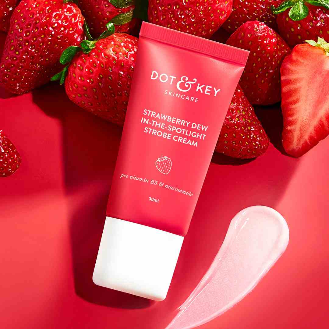 DOT & KEY Strawberry Dewy  Moisturizer & Highlighter Strobe cream for Instant Glow 30 gm
