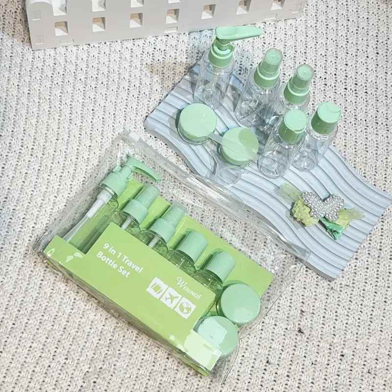 Travel kit 7 pcs set- Random color