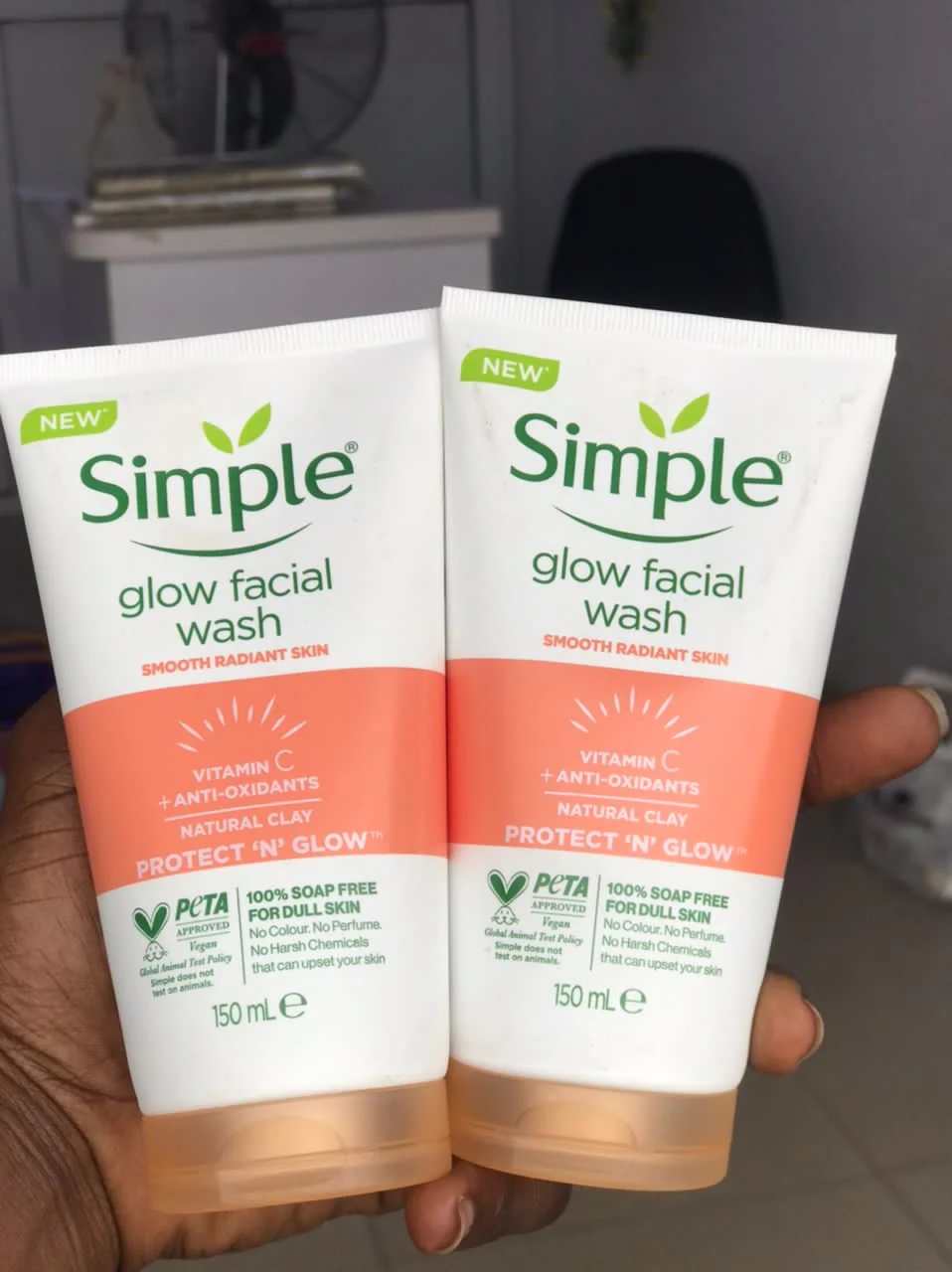 Simple Vitamin C Glow Facial Wash 150ml (Hungary)