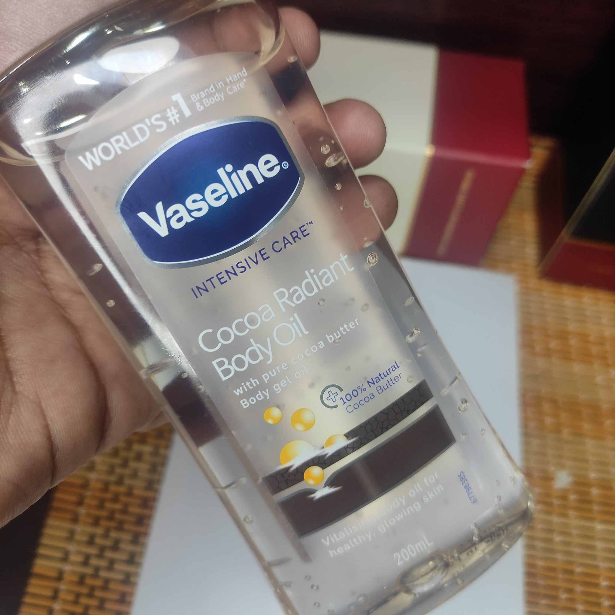 VASELINE INTENSIVE CARE COCOA RADIANT BODY GEL OIL(UAE)- Pair up