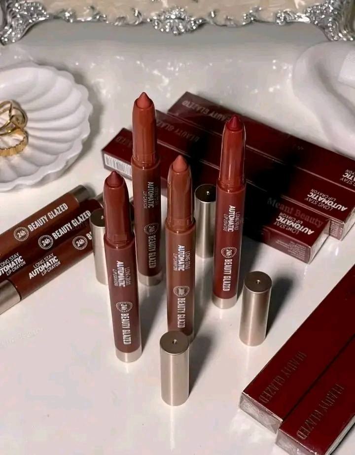 Beauty glazed lip crayon (New)