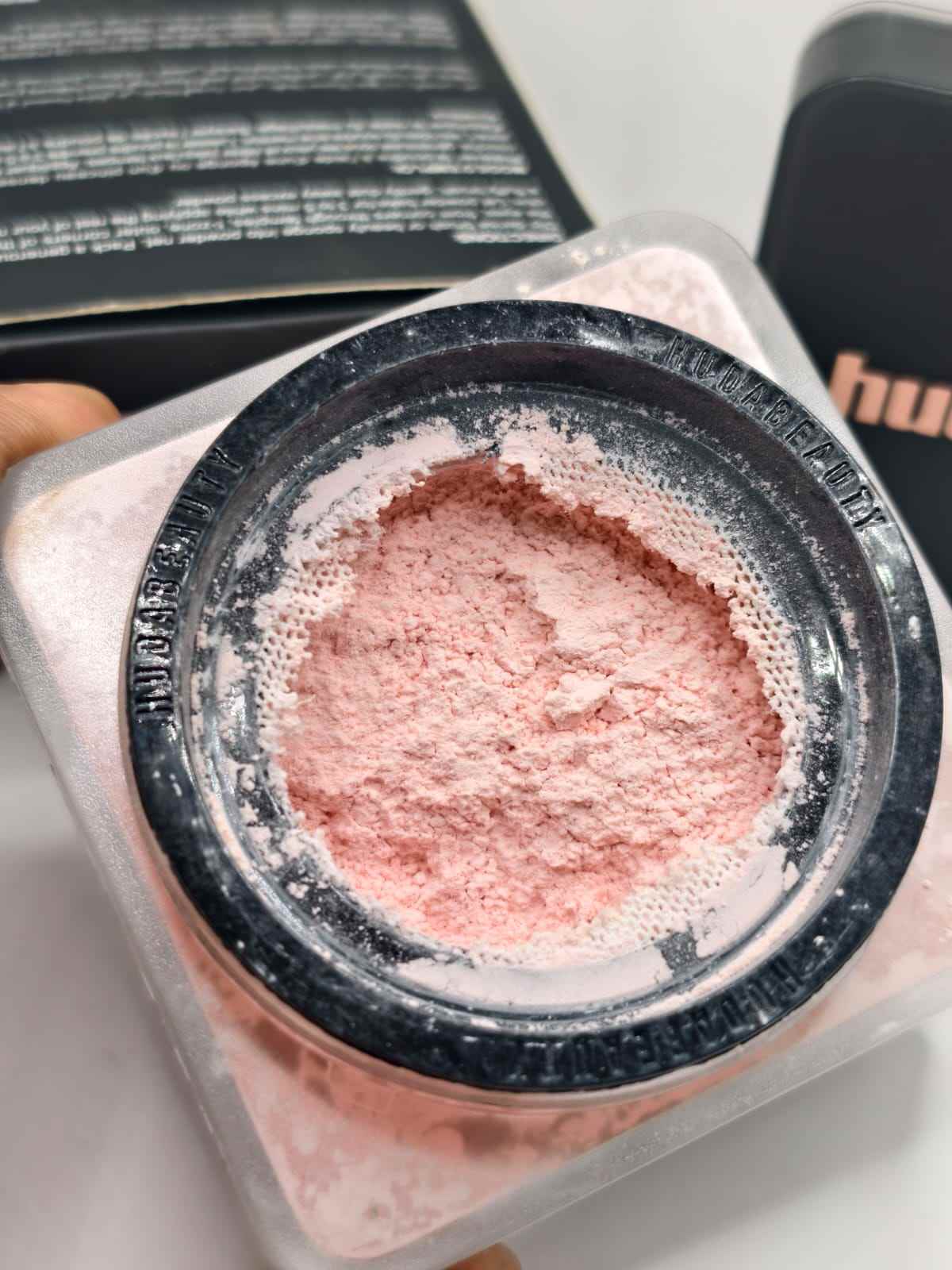 Huda Beauty Easy Bake Loose Baking & Setting Powder (pair up) - Cherry Blossom Cake