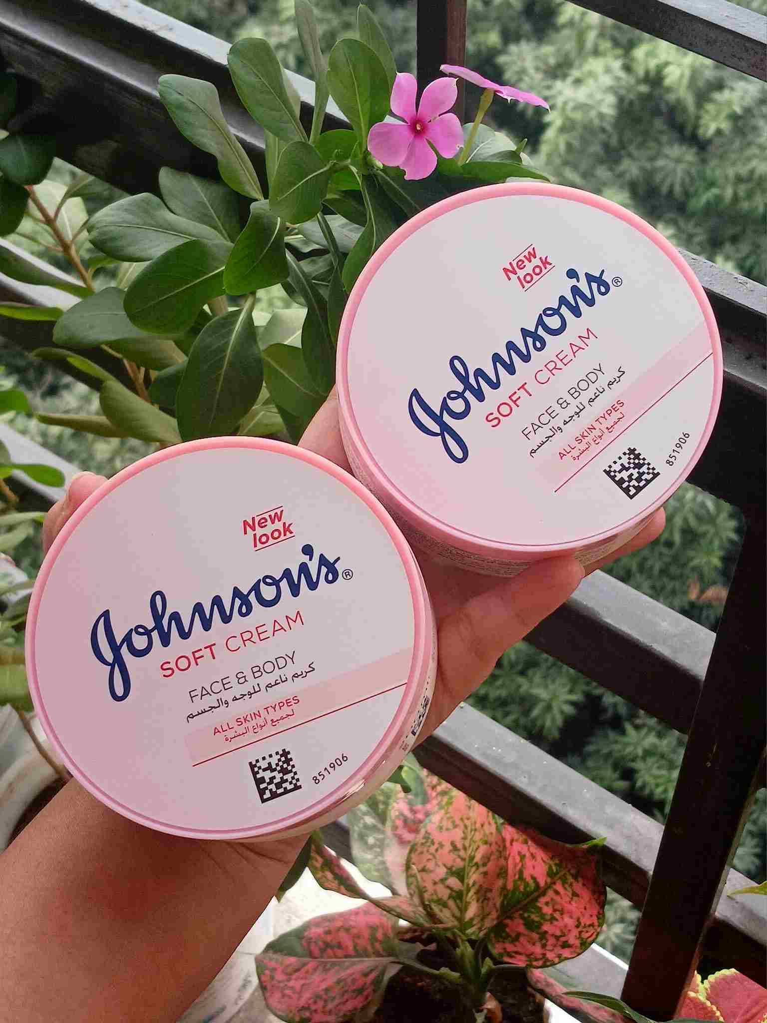 Johnson's 24 hour moisture soft cream 200ml