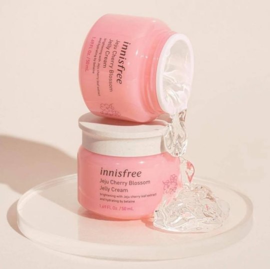 INNISFREE – JEJU CHERRY BLOSSOM JELLY CREAM 50ML