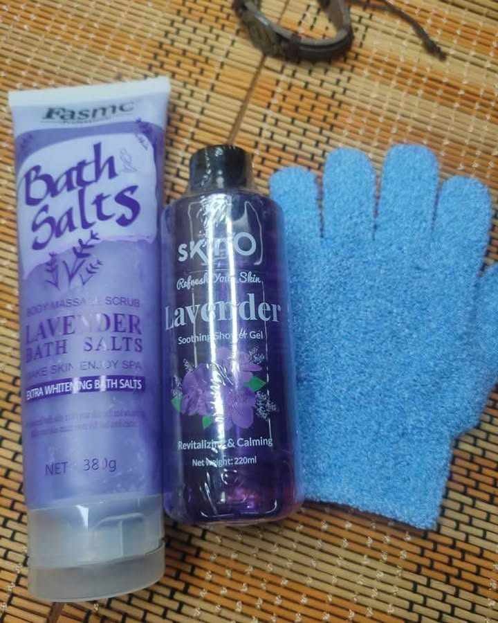 Shower Gel , Bath Salt & Gloves Combo - Lavender