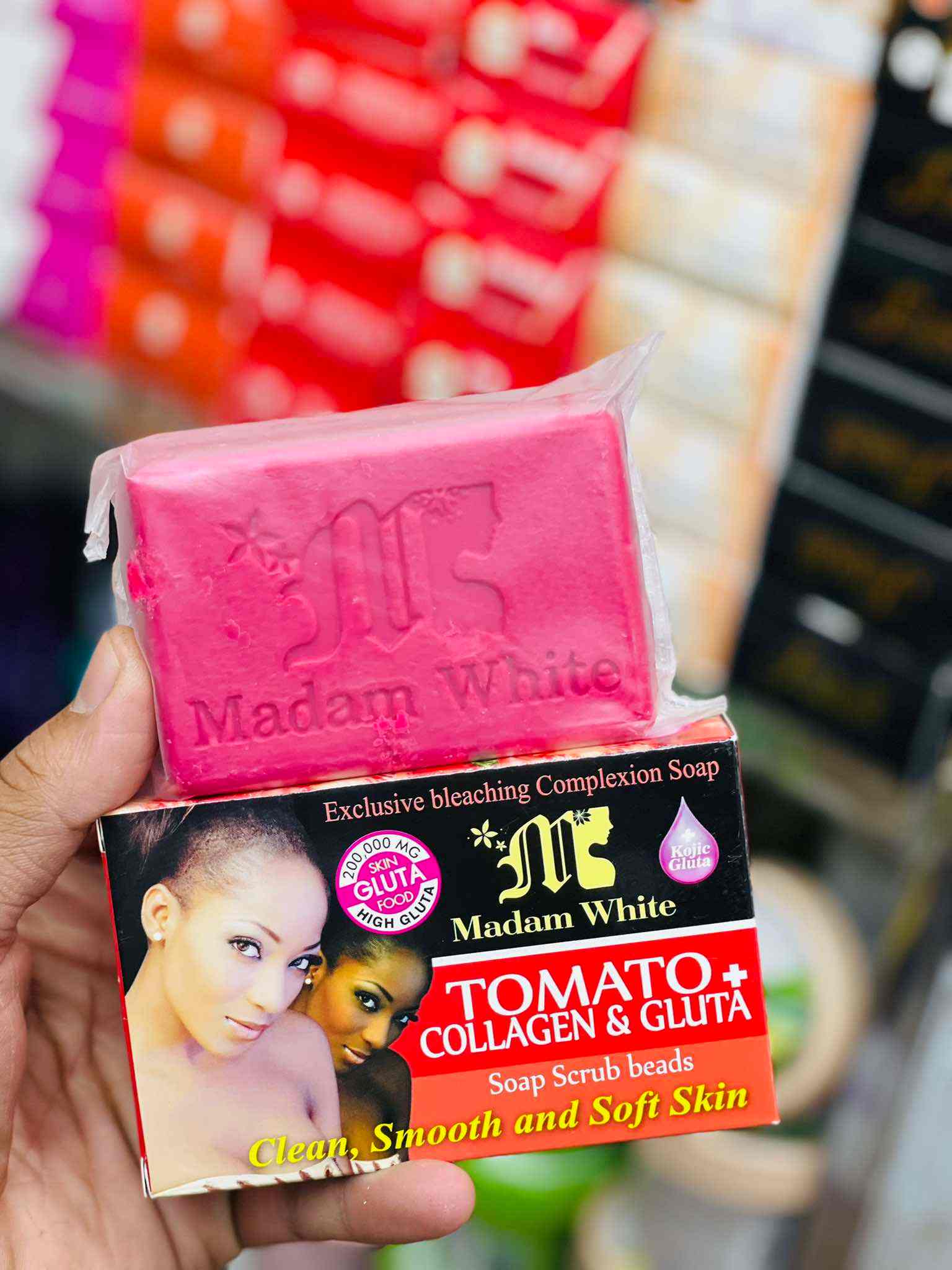 Madam White Tomato Collagen & gluta soap 160 gm