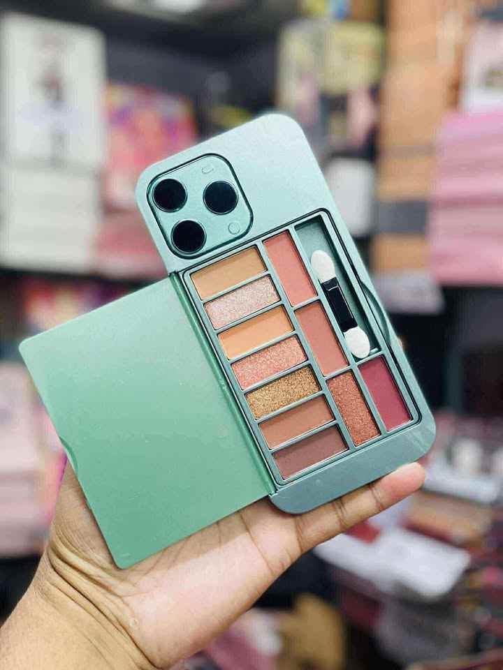 I phone eyeshadow - Paste