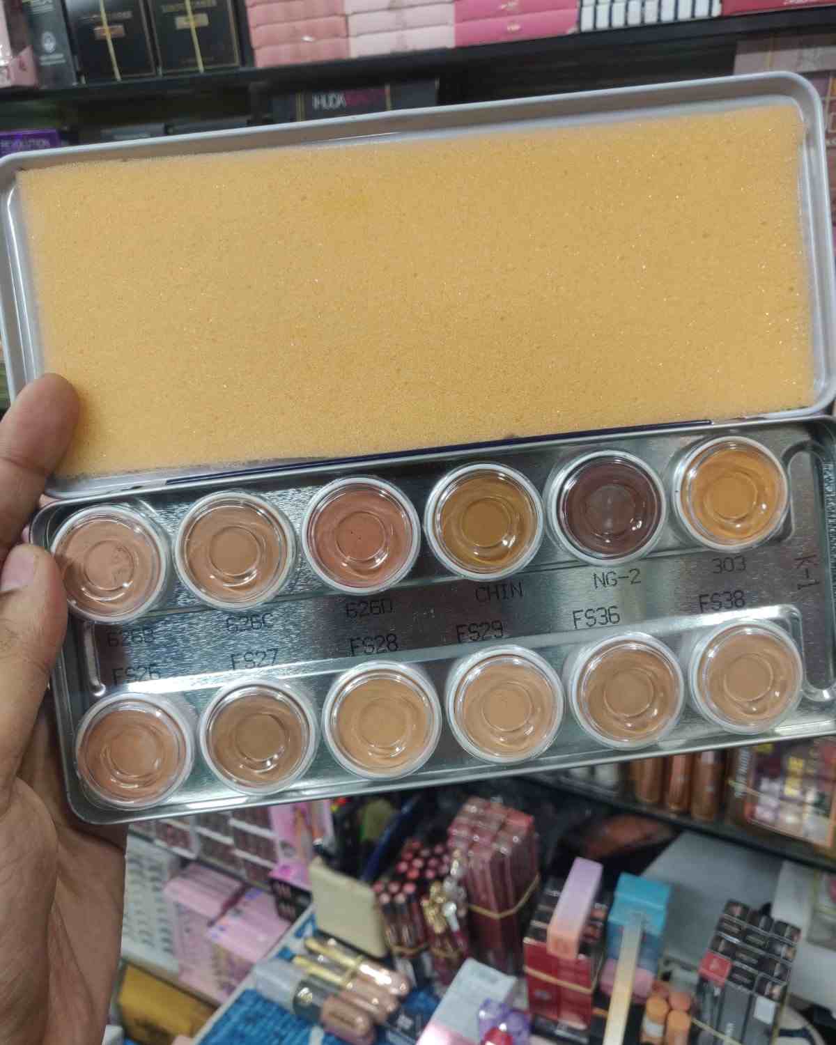 Kosmik Makeup Cream Colour Palette