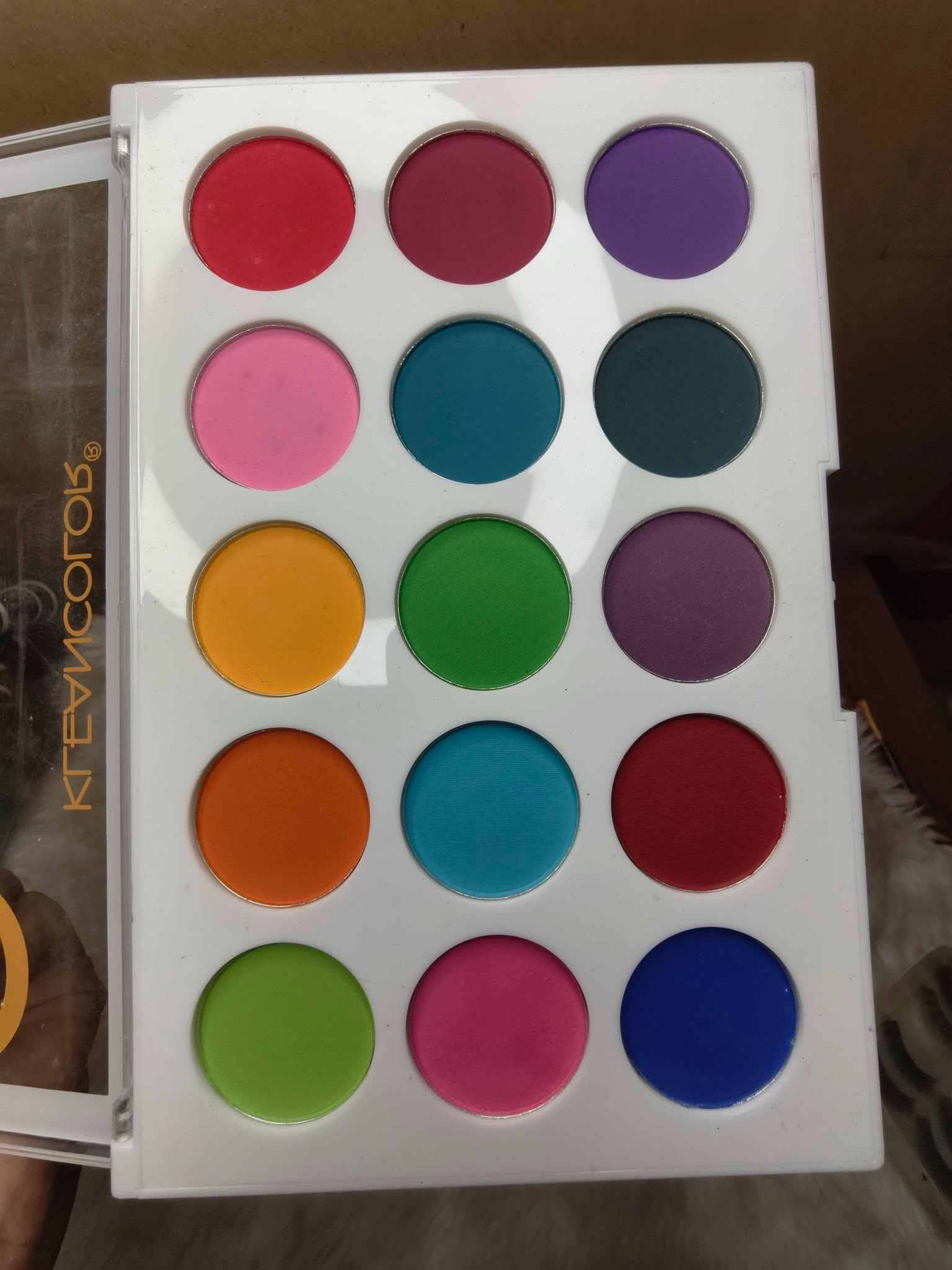 KleanColor PRO BOLD Pressed Pigment Eyeshadow Palette - 15 Deluxe Shades