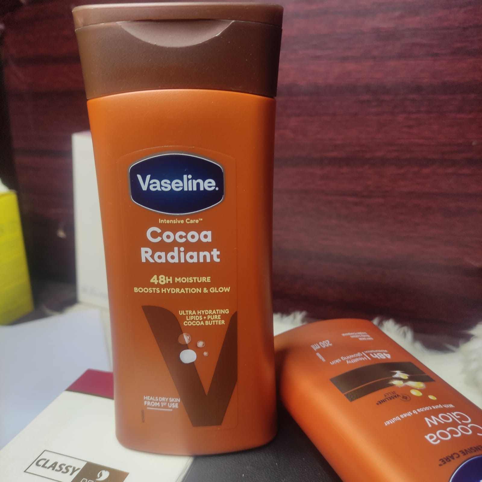 Vaseline Intensive Care Cocoa Radiant Body Lotion 200ml (Poland)