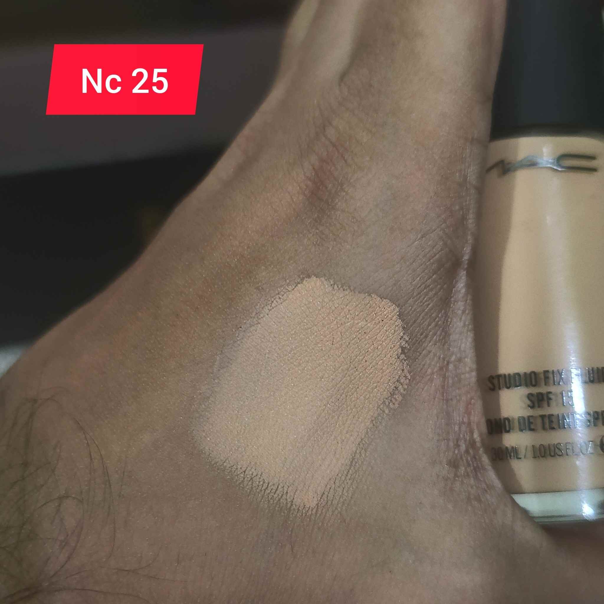 M.A.C Studio Fix Fluid SPF 15 Foundation (NC25) - (pair up)