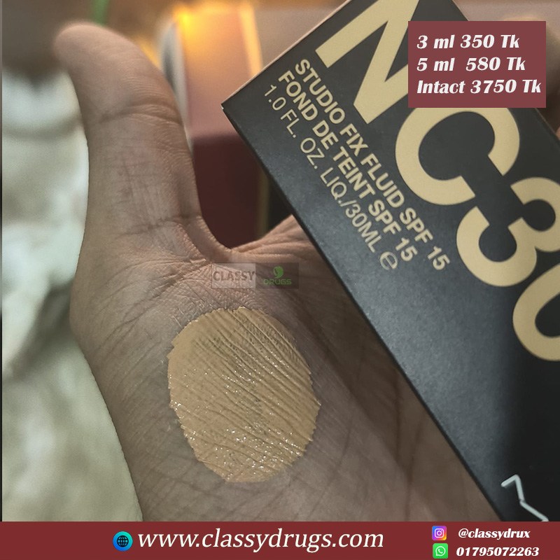 M.A.C Studio Fix Fluid SPF 15 Foundation (NC30) - (pair up)