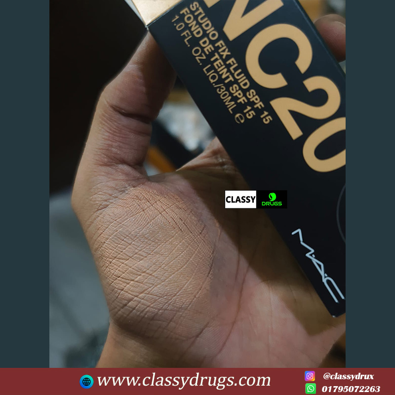 M.A.C Studio Fix Fluid SPF 15 Foundation (NC20) - (pair up)
