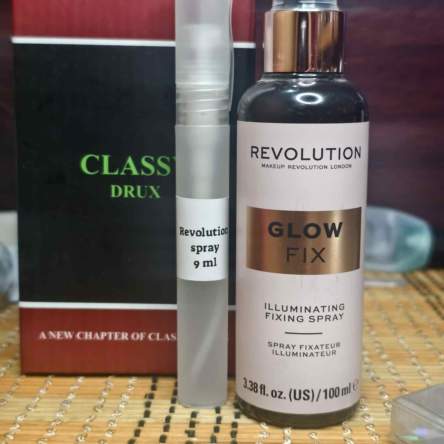 Makeup Revolution Glow Fix Illuminating Fixing Spray (pair up)