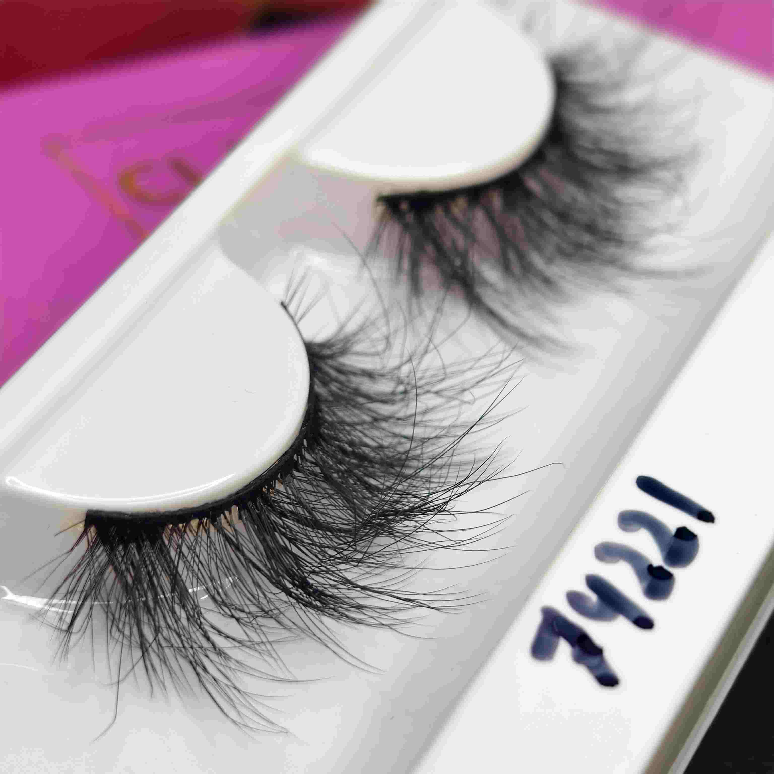 1 pairs Reusable eyelash(74-221)