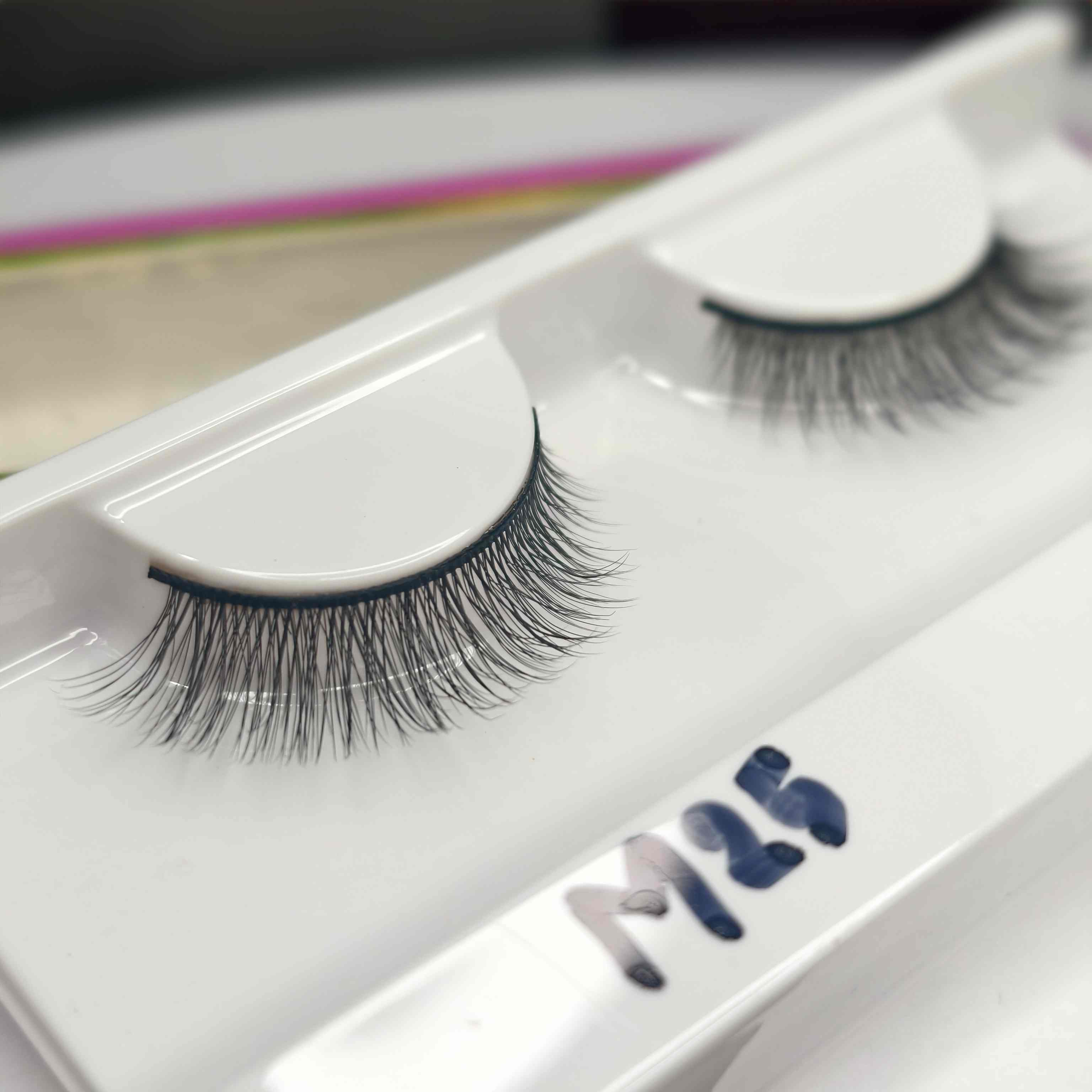 1 pairs Reusable eyelash(M25)