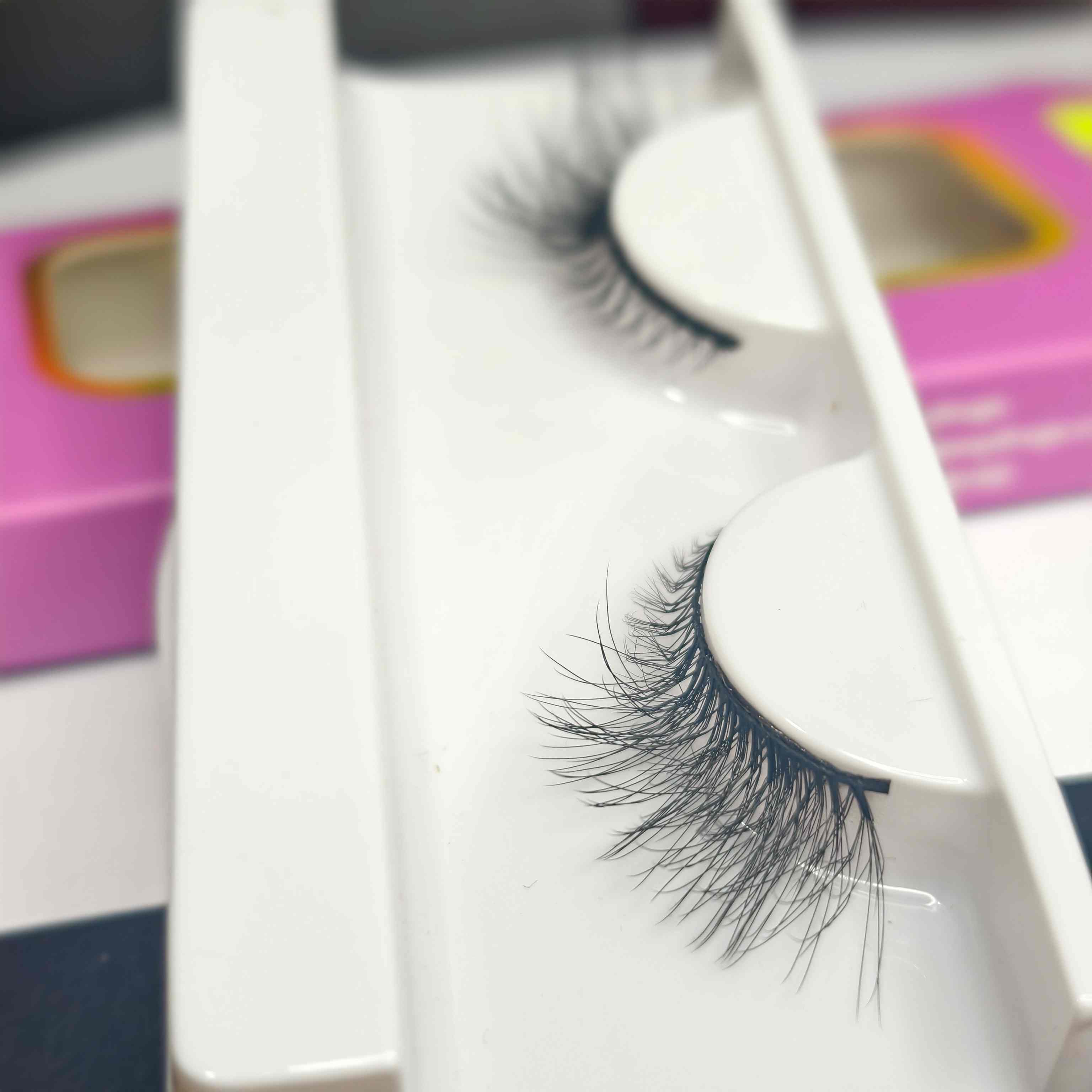 1 pairs Reusable eyelash(Half winged )