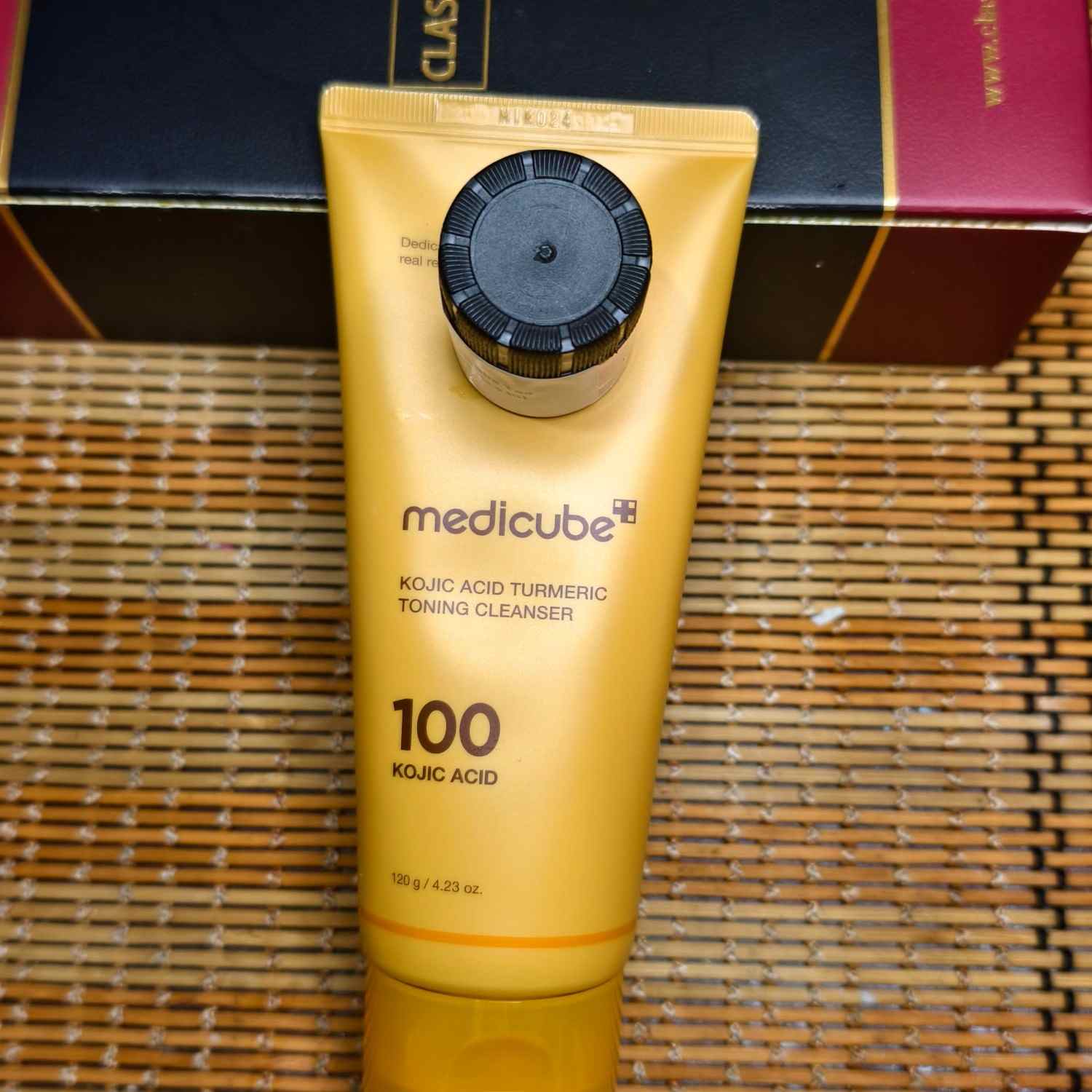 Medicube - Kojic Acid Turmeric Toning Cleanser - (pair up)
