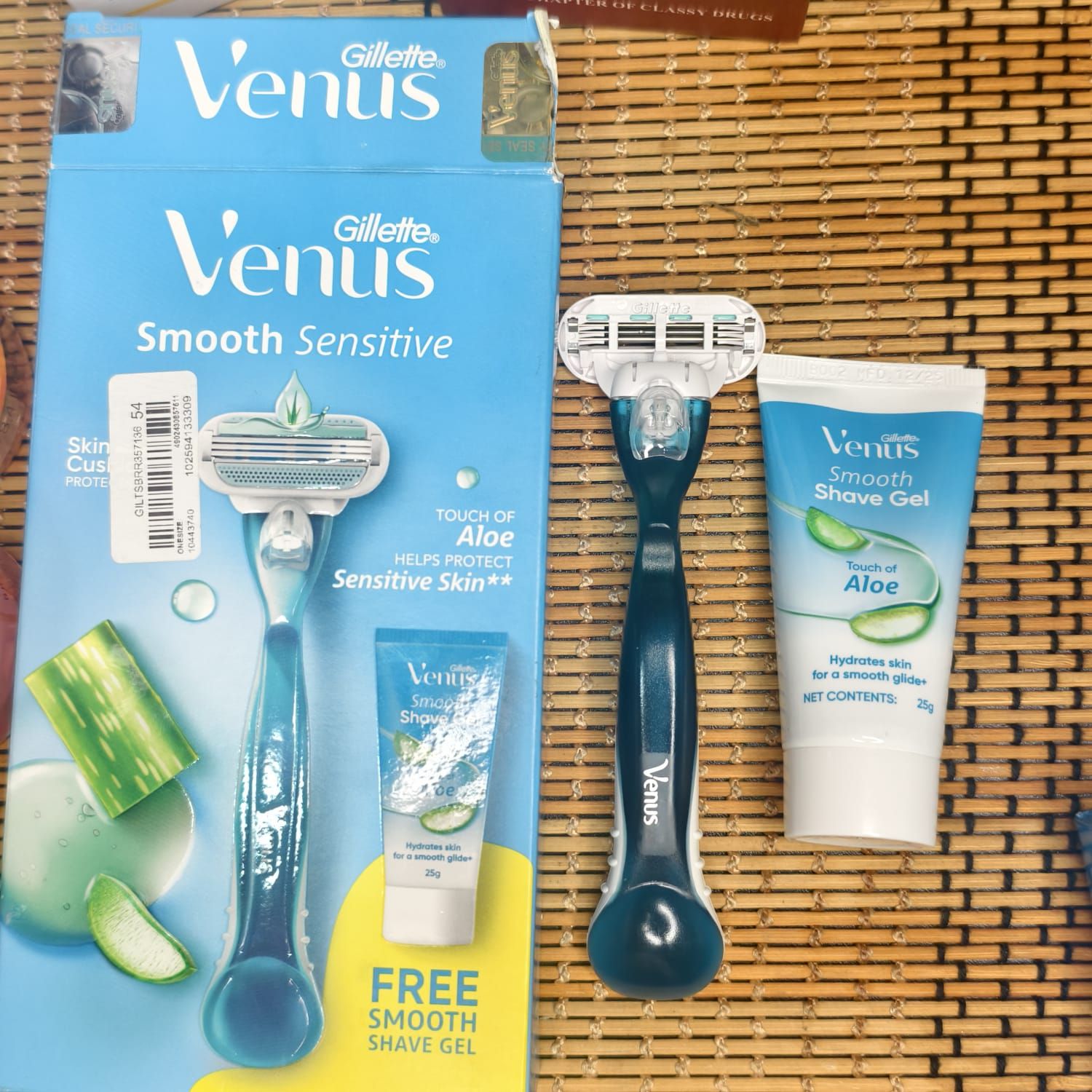 Gillette Venus Hair Removal Razor 1 Pc (সাথে জেল ফ্রী )